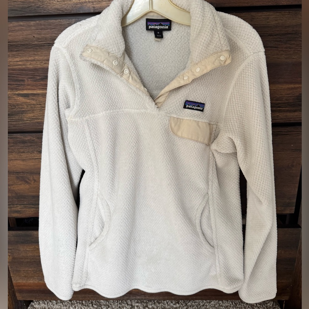 Women’s Cream Patagonia Pullover
